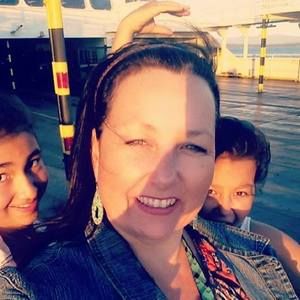 Meet your Posher, Denise